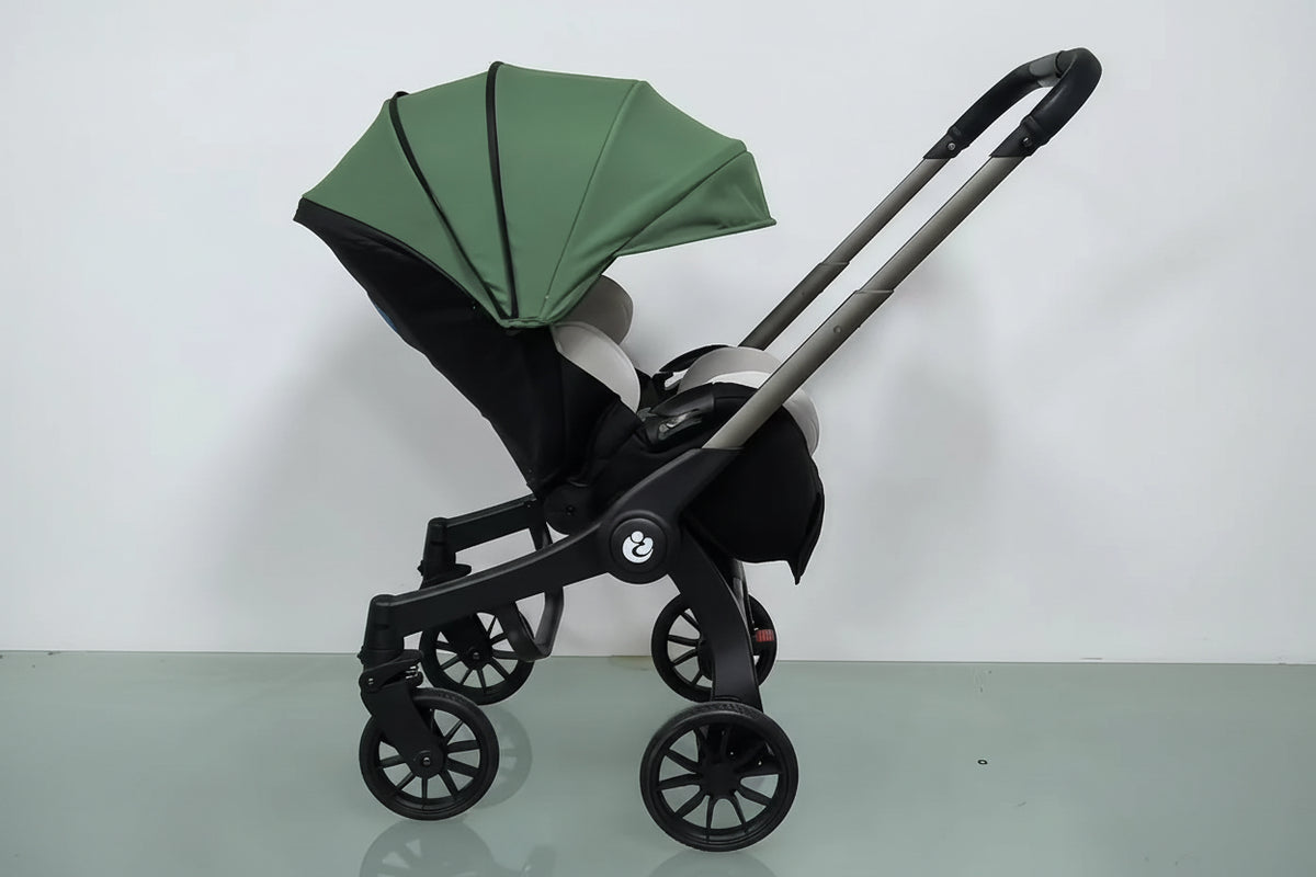 Poussette pliable quatre roues – plusieurs coloris