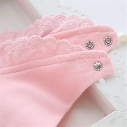 Bavoir dentelle coton 100% – nœud princesse 0-2 ans